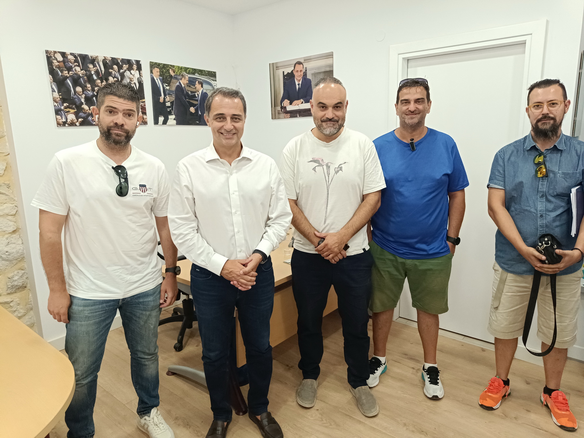 Συνάντηση του Δ.Σ. του  «Ανεξάρτητου Πανελλήνιου Συλλόγου Αποφοίτων ΤΕΙ» με τον πρώην Υφυπουργό Ανάπτυξης και Βουλευτή Ηράκλειου της Ν.Δ. κ. Μάξιμο Σενετάκη , την Δευτέρα 04 Αυγούστου 2025