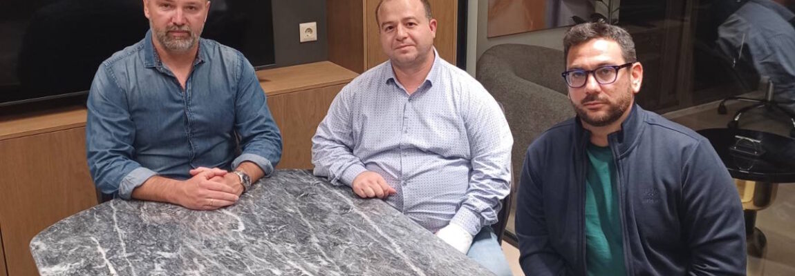 Συνάντηση του Τομεάρχη Αλεξανδρούπολης του «Ανεξάρτητου Πανελλήνιου Συλλόγου Αποφοίτων ΤΕΙ» με τον Βουλευτή Έβρου της Ελληνικής Λύσης κ. Παπαδάκη Παράσχο (Πάρη) στην Αλεξανδρούπολη, την Πέμπτη 02 Οκτωβρίου  2025.